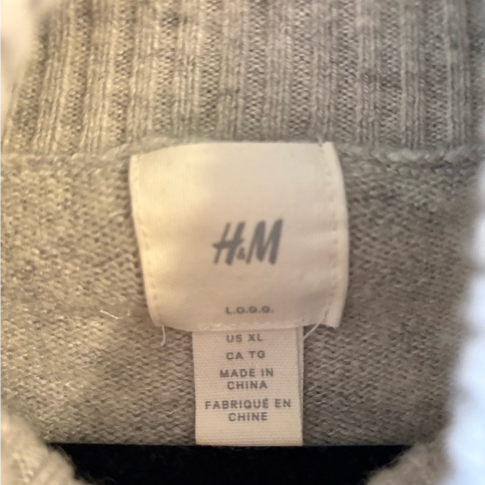 Turtleneck Sweater Grey - Picture 2 of 3